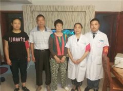 迎接十九大 关注弱势群体 我院双节前给社区孤寡老人送医疗援助